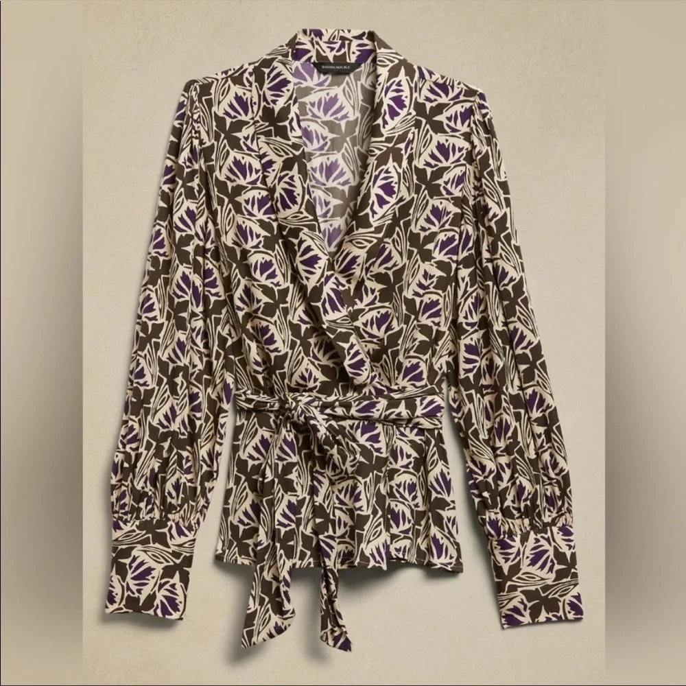 NWT Silky Banana Republic Blouse - Picture 1 of 5